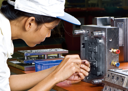 KAIYUN汽车注塑模具汽车冲压模具(图1) KAIYUN汽车注塑模具汽车冲压模具(图1)