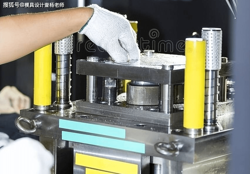 冲压模具行业如何获取最新动态如何快速自学模具设计KAIYUN(图4) 冲压模具行业如何获取最新动态如何快速自学模具设计KAIYUN(图4)