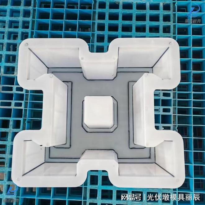铁路护坡塑料模具 丽辰水渠连锁护坡模具(图1) 铁路护坡塑料模具 丽辰水渠连锁护坡模具(图1)