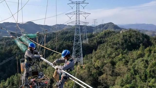 富士康从越南拉kaiyun登陆入口开云回大量设备和模具：大量企业停工原因不仅是没电(图9)