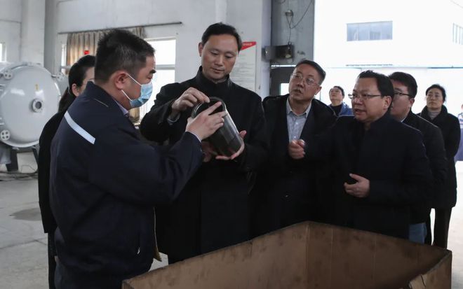 区委开云kaiyun官方网站书记张冲林专题调研经济开发区机械加工行业发展情况(图3) 区委开云kaiyun官方网站书记张冲林专题调研经济开发区机械加工行业发展情况(图3)